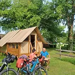 Zecamping 3 Etoiles Piscine Animaux Acceptes * Montaut (Pyrenees-Atlantiques)